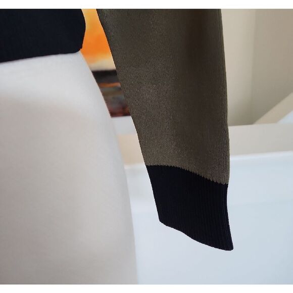 Aleeza Paris Moss Green Sweater with Black Leather Pocket Size S NWT - Picture 4 of 7